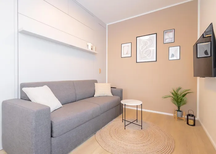 Bright 2br - 7th Floor, Balcony, Free Parking By Gravity Appartamento Praga