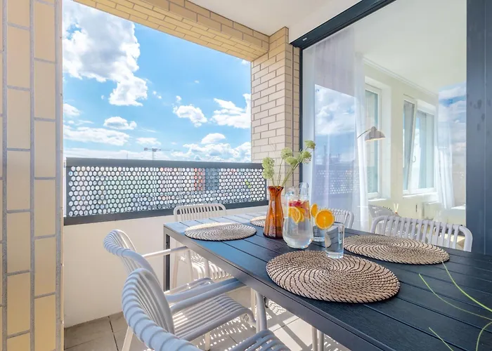 Bright 2br - 7th Floor, Balcony, Free Parking By Gravity Appartamento Praga