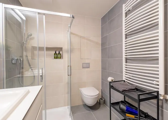 Bright 2br - 7th Floor, Balcony, Free Parking By Gravity Appartamento *