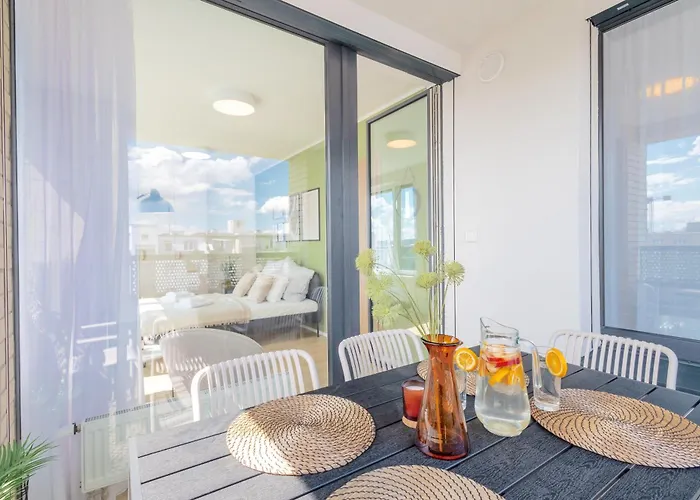 Bright 2br - 7th Floor, Balcony, Free Parking By Gravity Appartamento