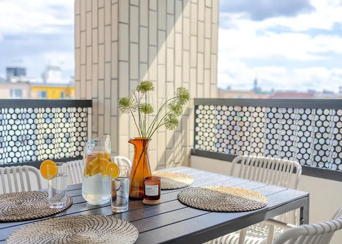 Bright 2br - 7th Floor, Balcony, Free Parking By Gravity *