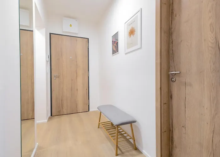 Bright 2br - 7th Floor, Balcony, Free Parking By Gravity Appartamento Praga