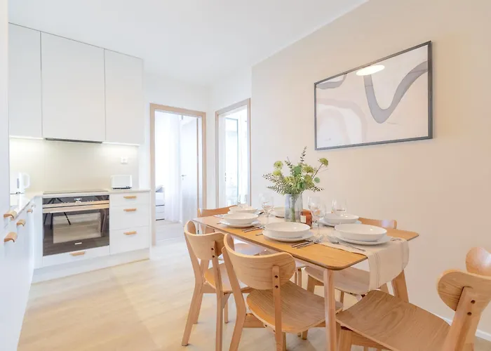Bright 2br - 7th Floor, Balcony, Free Parking By Gravity * Praga