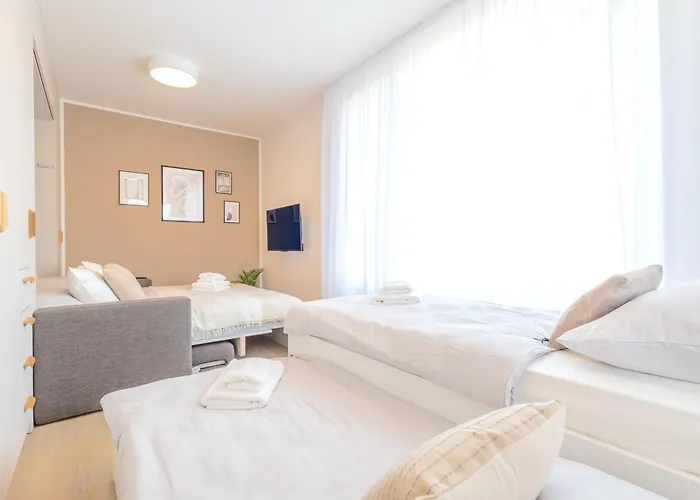 Bright 2br - 7th Floor, Balcony, Free Parking By Gravity