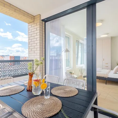 Apartment Bright 2br - 7th Floor, Balcony, Free Parking By Gravity Prag