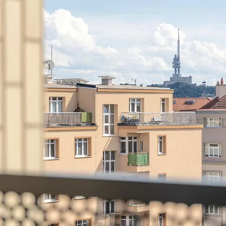 Bright 2br - 7th Floor, Balcony, Free Parking By Gravity Apartment *