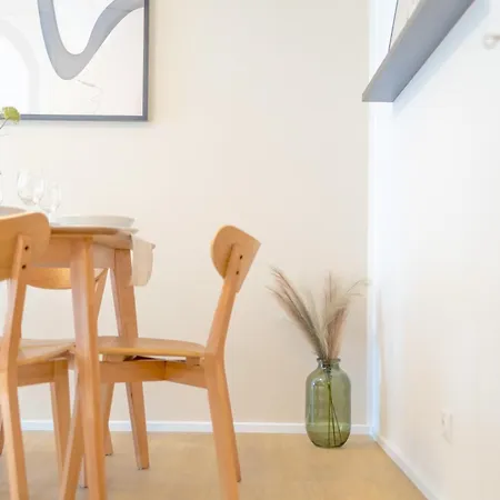 Bright 2br - 7th Floor, Balcony, Free Parking By Gravity Apartment Prag