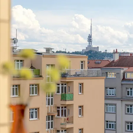 Lägenhet Bright 2br - 7th Floor, Balcony, Free Parking By Gravity Prag