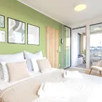 Bright 2br - 7th Floor, Balcony, Free Parking By Gravity Apartman *