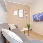 Bright 2br - 7th Floor, Balcony, Free Parking By Gravity Prága