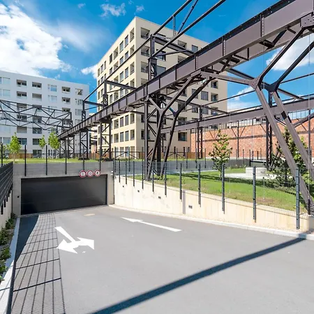 Bright 2br - 7th Floor, Balcony, Free Parking By Gravity *